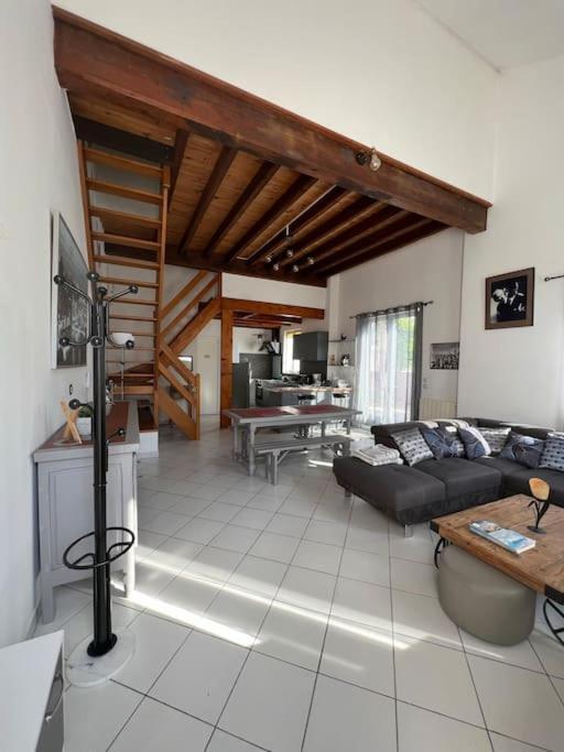 La Petite Angerienne Villa Saint-Jean-dʼAngély Exteriör bild